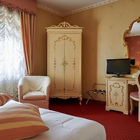 Hotel Villa Delle Ortensie Sant'Omobono Imagna Exteriör bild