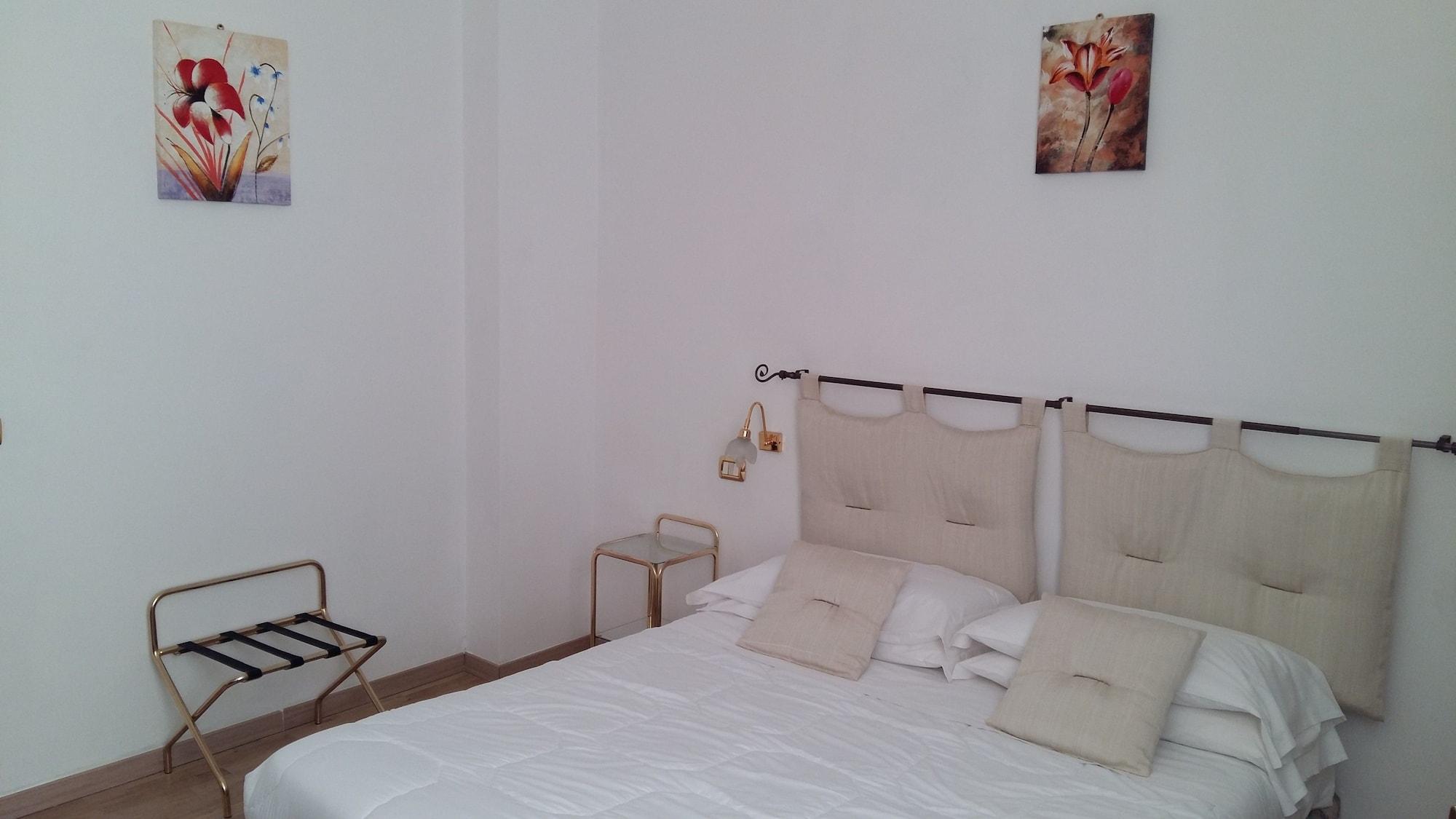 Hotel Villa Delle Ortensie Sant'Omobono Imagna Exteriör bild