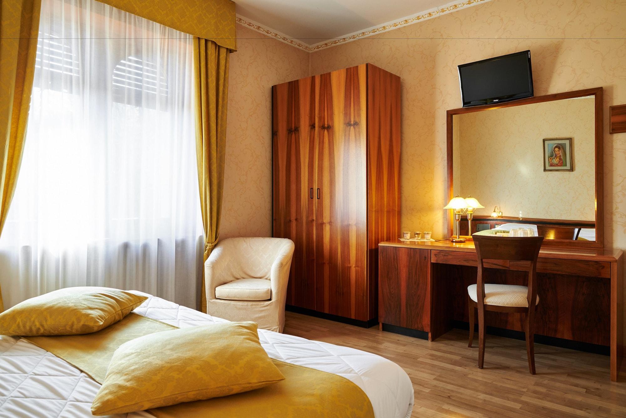 Hotel Villa Delle Ortensie Sant'Omobono Imagna Exteriör bild