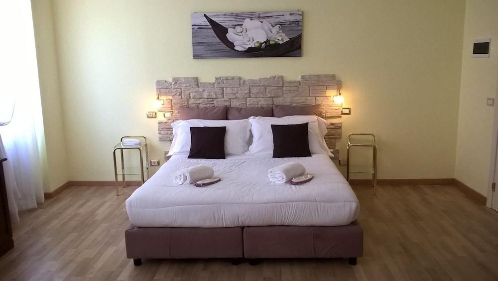 Hotel Villa Delle Ortensie Sant'Omobono Imagna Exteriör bild
