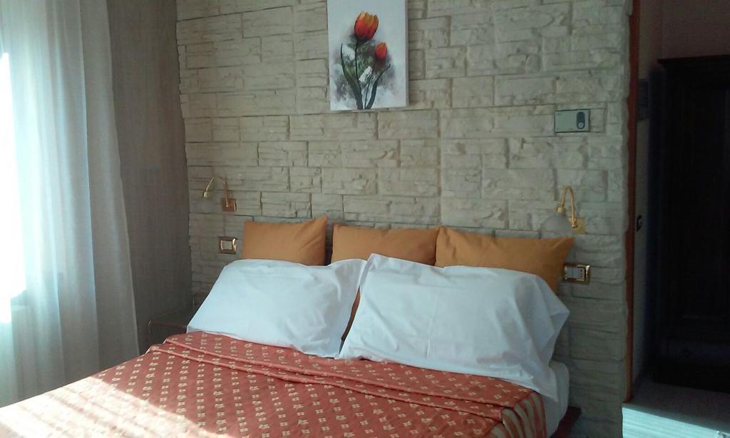 Hotel Villa Delle Ortensie Sant'Omobono Imagna Exteriör bild