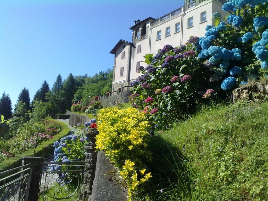 Hotel Villa Delle Ortensie Sant'Omobono Imagna Exteriör bild