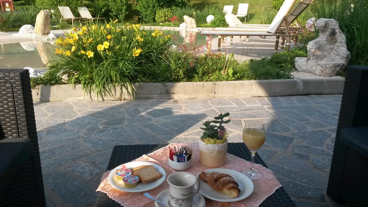 Hotel Villa Delle Ortensie Sant'Omobono Imagna Exteriör bild