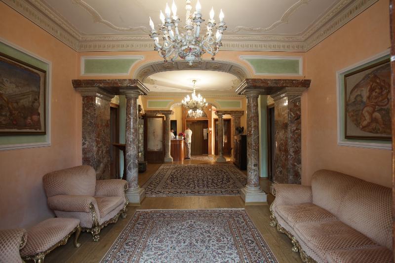 Hotel Villa Delle Ortensie Sant'Omobono Imagna Exteriör bild